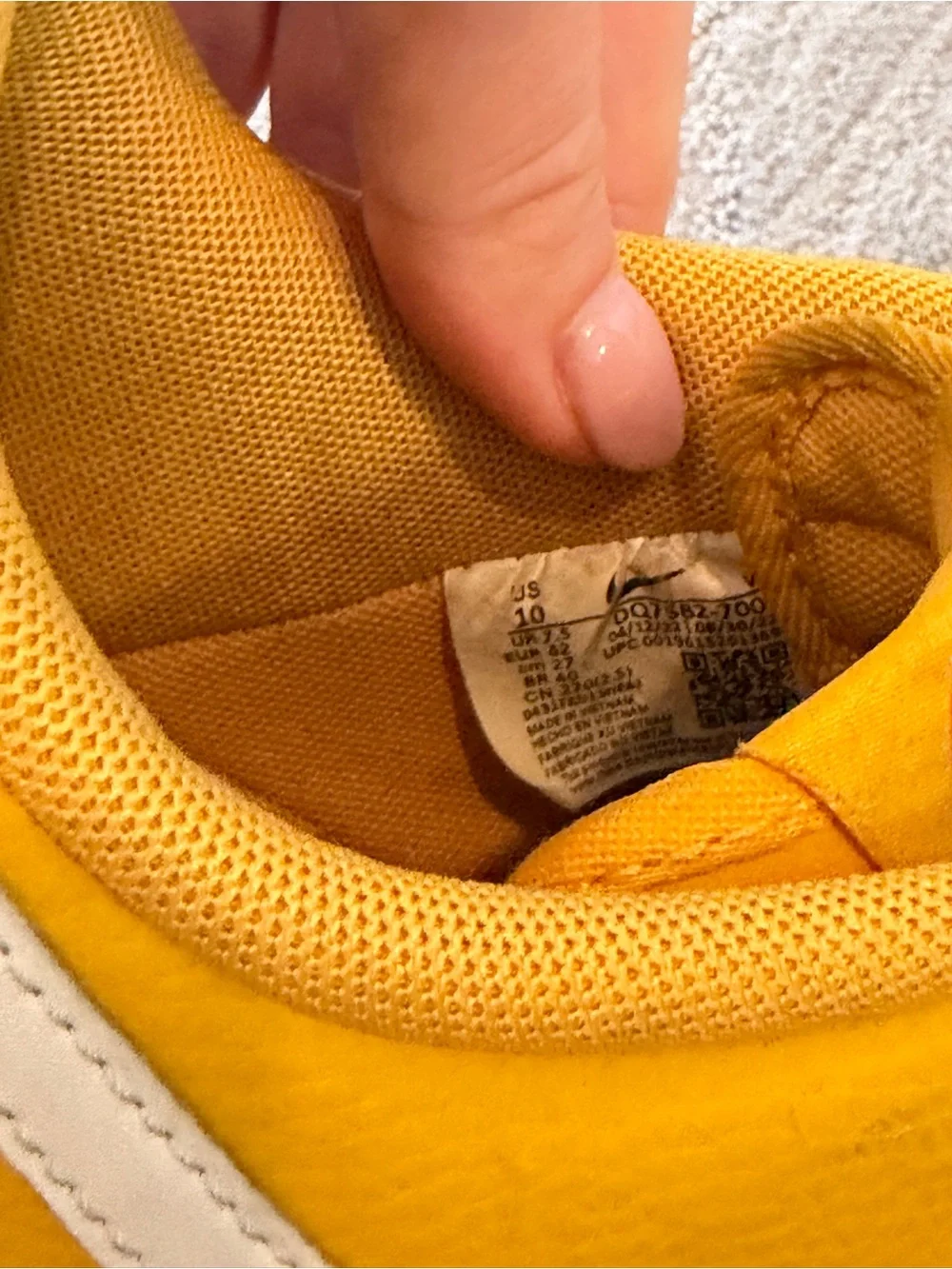 Women’s Size 10 Yellow Nike Air Force 1 Low Sneakers